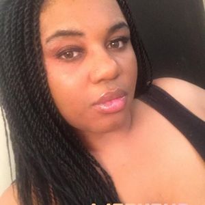 Meet your Posher, Tee